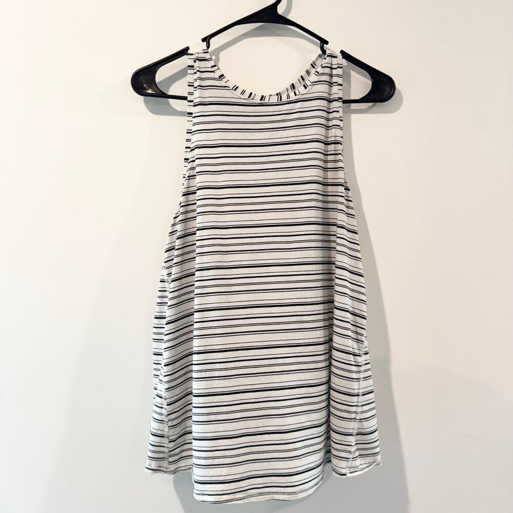 Lululemon Tank Top White Black Striped Womens 8 Flowy Athleisure Yoga